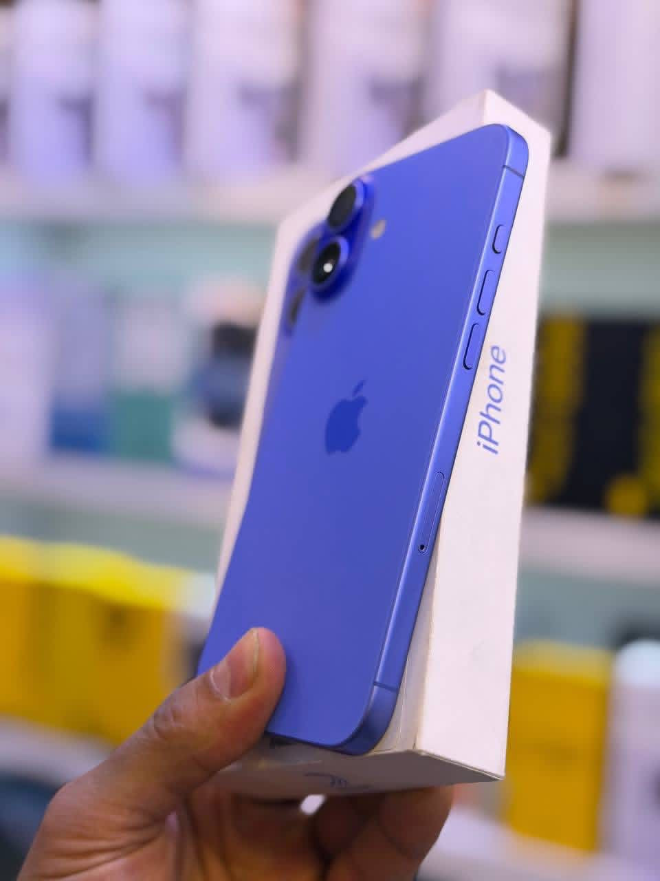 ايفون 16 بلاس ضمان وكاله ماستر اصلي ذاكره 128 بطاريه 100 نضافه شخط واحد مابي
جهاز لا مفتوح ولا مصلح داخل ضمان وكاله مع ضمان 5 ايام من مركز وين ميعجبك افحص على حاسبه كله نورمال وتر بروف 

الون مميز ملحقات كامله السعر 950 الف 

مكاني بغداد 

 0773 335 8986
