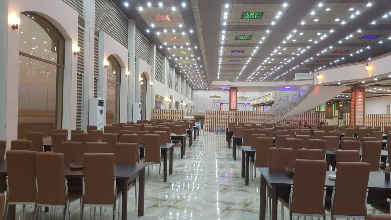 سلام عليكم للبيع مطعم طابو زراعي قابل للتصرف 6دوانم جاهز للعمل مع كل ملحقات بدون اي نقص لاستفسار اتصل على ارقام التالي ***********/.      ***********
