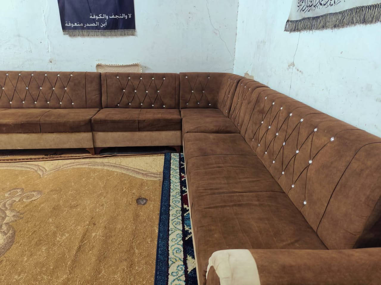 ديوان 10مقاعد تسكام جديد كلش اي ضررمابي نضيف جد سعره 240يوجد توصيل داخل كربلاء ***********
