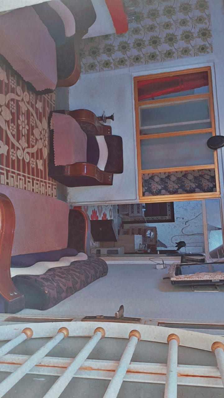 اعيد النشر دار للبيع السعر 35 زراعي قرار 117 طابق ونص قرار محكمه المساحه80 متر يحتوي على(غرفتين+وصاله+وحمام+وطرمه) المكان الزعفرانيه نهايت شارع المعهد كلشي متوفر(ماءكهرباء+تبليط+مجاري)
كلشي موجود قريب ع شارع العام هذا  رقمي متوفر واتساب  *********** ابو علي  واتساب
السعر35 مسعجل على البيع الشراي يتصل
