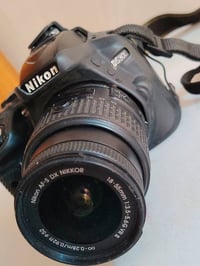كاميرا نيكون ٥٣٠٠ كامله ملحقاتها السعرى٣٥٠ اكو توصيل كافة المحافظات 07...
