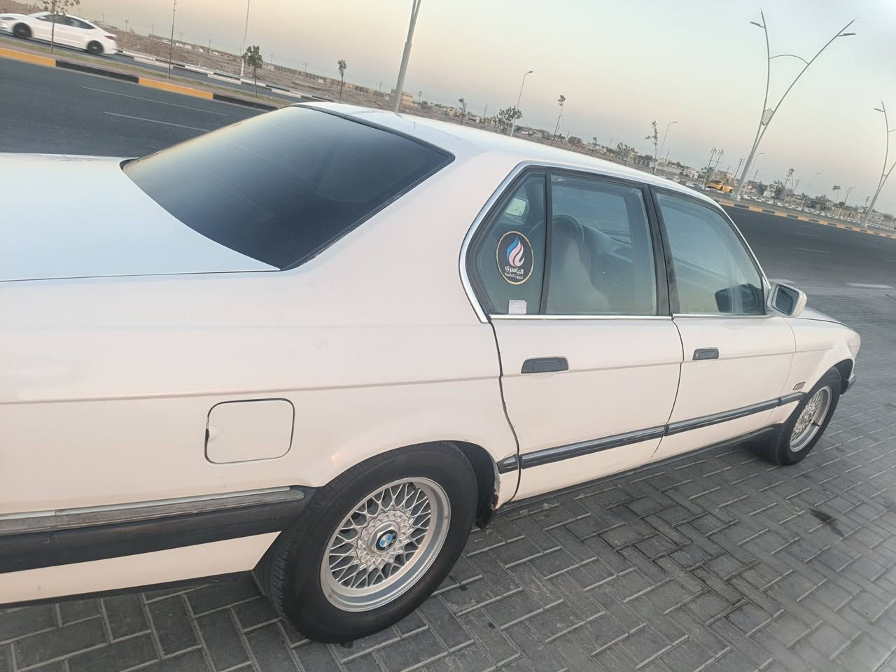السلام عليكم سياره للبيع بي ام مديل 88 الحجم 735 مكينه كير كفاله سياره مرشوشه جماليه رقم بغداد راعيه يمي بلبصره كهربائيات شغاله جام كهربائي تخم تاير جديد حداديه جديده سياره مكفوله من لضربه السعر 42 عنواني قبله حي الشهداء رقم الهاتف ***********
