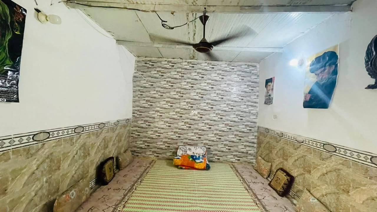 السلام عليكم
دار المساحة 190م حي الجوادين (شارع جاسم البدري)
يتكون من غرفة نوم +صالة+ مطبخ +إستقبال
السقف سندويج وفوكه صبه خفيفه
الأرضيه بورسلين
البيت جاهز مي كهرباء ومجاري
أي إستفسار

***********
