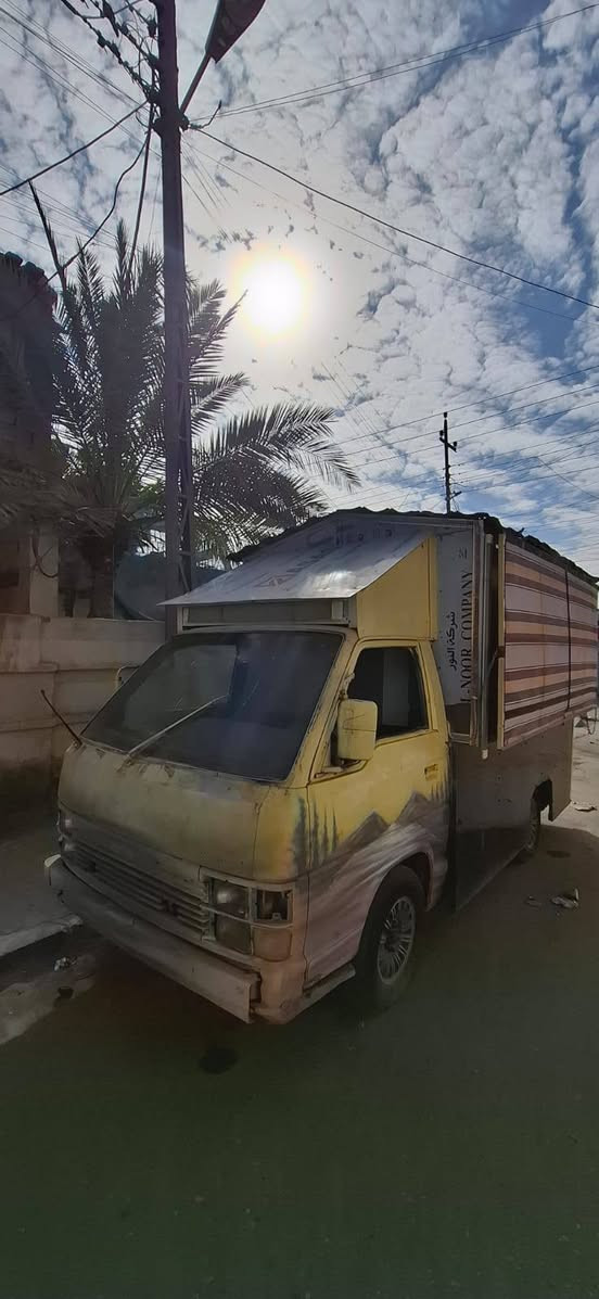 للبيع باص مطعم متنقل كامل محرك ونجي بحالة جيدة مكان البصرة ‏‪***********
