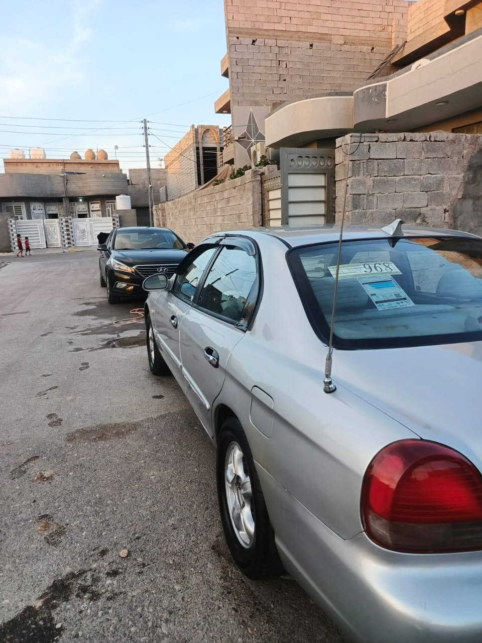 سلام عليكم
سوناتا 2001 للبيع 

صبغ عام جمالية 

كير مكينة كفالة

تدفئة

تبريد ثلج

صدر تايرات باتري كهربائيات كله جديد 

مشروع وطني 

رقم الهاتف ***********

***********
السعر 57 وبيها مجال 
مكاني ديالى بلدروز

