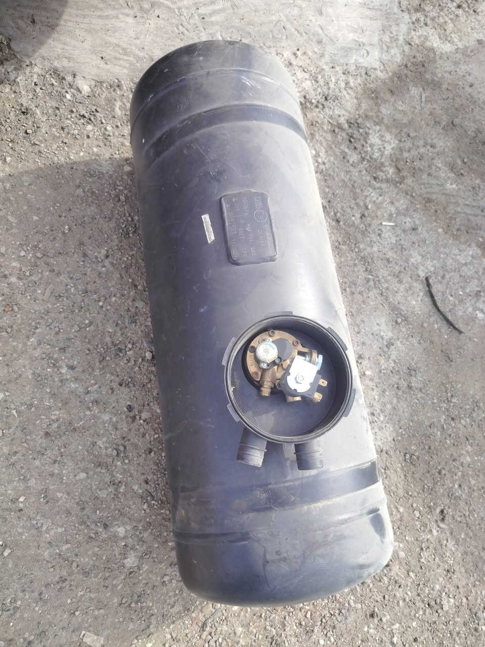 سلام عليكم منظومه غاز كامله للبيع
ما احبها بالسياره ف علمود هذا طلعتها  الي يريد يخابرني و يتدلل
***********
