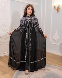 مشغول • ملبوس ساعة • يخبل