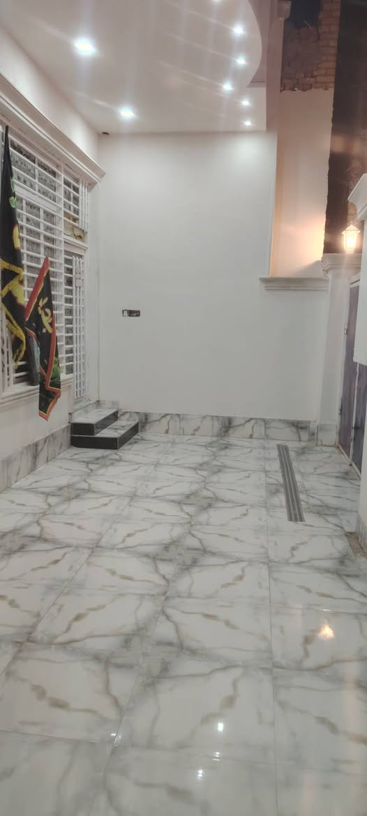 دار للبيع المساحة ٢٠٠ م بناء حديث ٢٠٢٥ يحتوي على استقبال كبير + مطبخ حار وبارد + صالة كبيرة + ثلاث غرف نوم كبيره + صحيات داخلية وخارجية العنوان بداية حي النداء قرب صيدلية الفصول الأربعة.
مكلف بالنشر رقم صاحب الدار ***********
