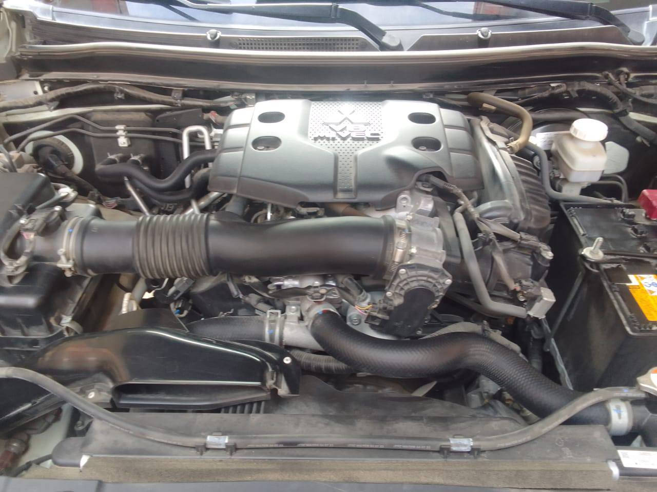 سلام عليكم 
🔥 للبيع باجيرو سبورت 2023 🔥

سيارة نظيفة جداً بحالة ممتازة، استخدام خفيف، سيارة على وضع الشركة.

📌 المواصفات:

- الموديل: 2023
- النوع: Mitsubishi Pajero Sport
- المحرك: 2.4 لتر ديزل / أو 3.0 بنزين
- القير: أوتوماتيك
- الدفع: رباعي (4×4)
- المسافة: ماشيه ألف كم

✨ التجهيزات:

- شاشة وسطية + نظام ملاحة
- كاميرا خلفية + حساسات
- فتحة سقف
- تبريد وتسخين مقاعد
- تحكم مقود (ستيرن)
- مثبت سرعة
- نظام بصمة / تشغيل زر
- تكييف ثلج
- وسائد هوائية + ABS + نظام ثبات

🛠️ الحالة:
-رقم اربيل رقم الألماني سيارة باسمي تحويل مباشر
- بدون حادث
- محرك وكير وفحص كامل ممتاز

💰 السعر: 285 ورقة قابل للتفاوض للجادين
📍 المكان: بغداد - الدورة

📞 للتواصل: ***********
