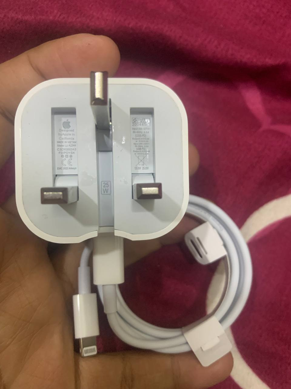 شباب عندي شاحنه ايفون اصليه شرط كيبل كتان واريد ابيعها
سعرها ١٥ مع توصيل 
اليريد يحجز يدزلي رقمه اراسله واتس


**إذا كنت صاحب هذا الإعلان وتريد حذفه لأي سبب، رجاءا أرسل رسالة إلى الدعم الفني**