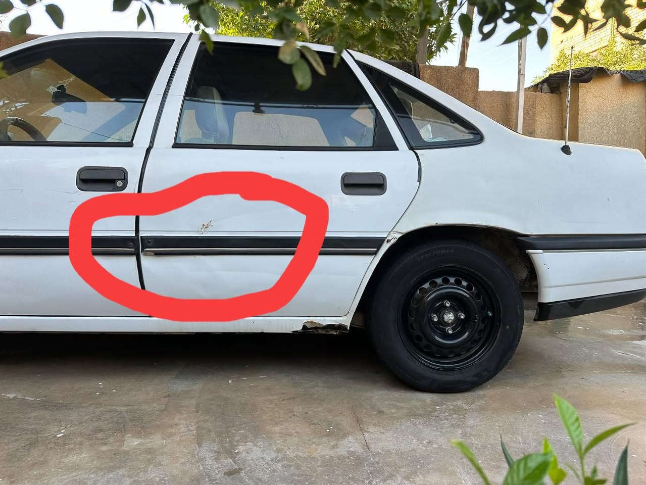 سلام عليــكم….
أوبل فكــترا موديــل92 ((الماني اصـــل))سياره بيها بارد الي مئشر وخياس بلجامرلوغلات قليلات الباقي كفاله عامـــه محرك بلادي مالتها شرط مامفترح1800بس بيها تبخير قليل الكير البلادي كير عادي كفاله مامفتوح السياره كفــاله عامــه من الصبـــغ بدون قطره صبغ السياره ع ايدي من 2004 ولحد الان اني المالك والحائز والمستورد اول بيعه تنباع سياره مال بيت ع ايد وحده السياره ماشيه تقريبا 322 يعني بلنسبه لموديلها شي كلش قليل  السعر 47 وبيها مجال قليل 
مكان السياره بغداد الجزيره السياحيه
هـ***********
