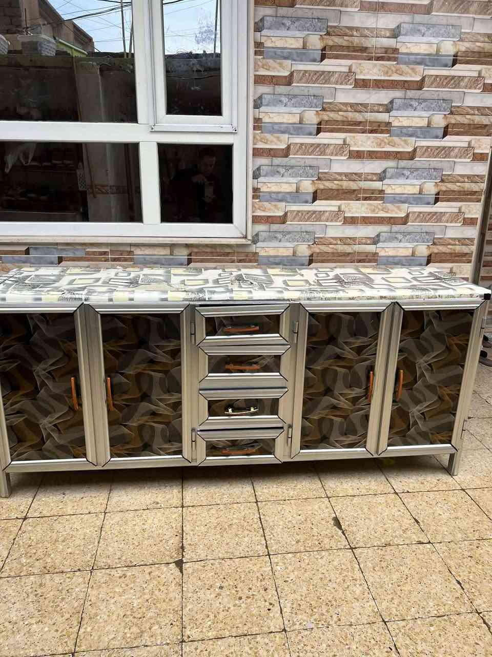 السلام عليكم كاونتر عدد ٢ بحالة جيدة سعر الواحد ١٠٠الف مكاني الموصل حي التأميم *********** واتساب
