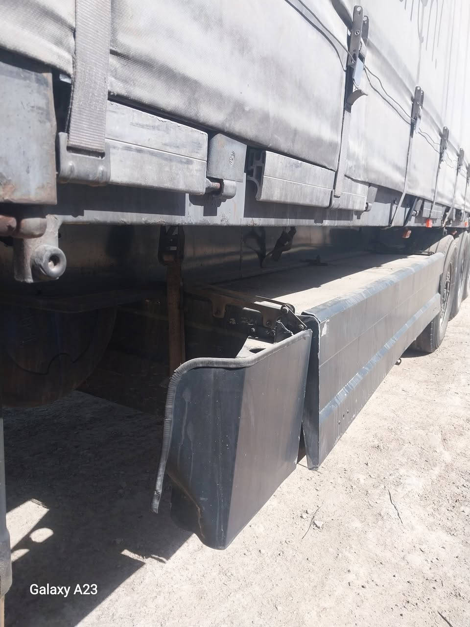 السلام عليكم للبيع عربانه جادر موديل٢٠١٤ ارتفاع جناب ٨٠ ارتفاع الجادر٢٨٥ دناكيربيبي العنوان بغداد منفيس مكفوله /***********
