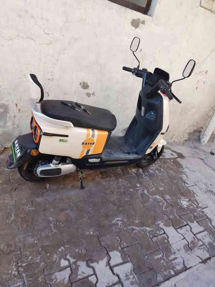 *********** مكاني بغداد سعر 750 واللي يحب هذا رقمي يتصل عليه رجاء ماكو خاص
