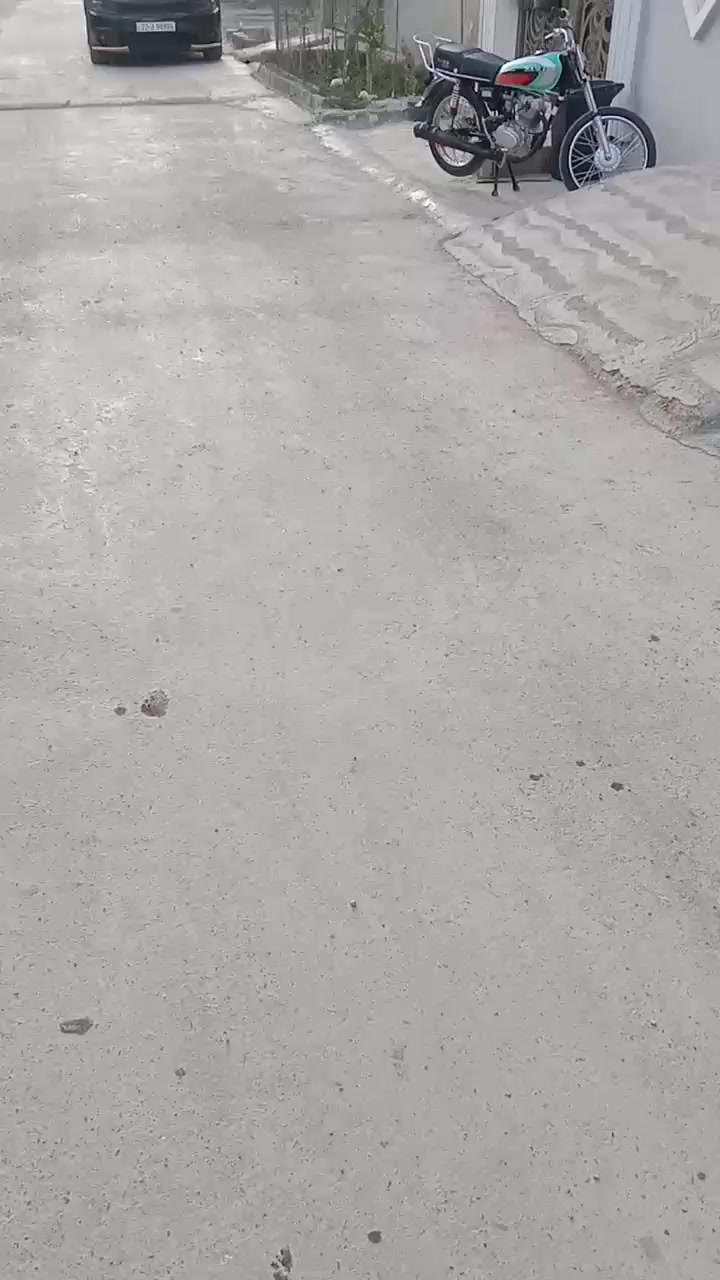 بيت للبيع 100م الزراعي الحولي
بالجزء الثاني طابو زراعي قرار 25 بدايته الجزء الثاني السعر 50 الاتصال ع ***********
