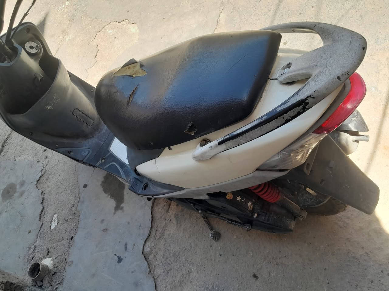 سلام عليكم دراجه ماكس قجمه محرك ناعم سلف هندر تواير جدد ضفيره جديده سعر 350 وبيها مجال حك الجيه متواجد شريحه واتساب فقط ***********
