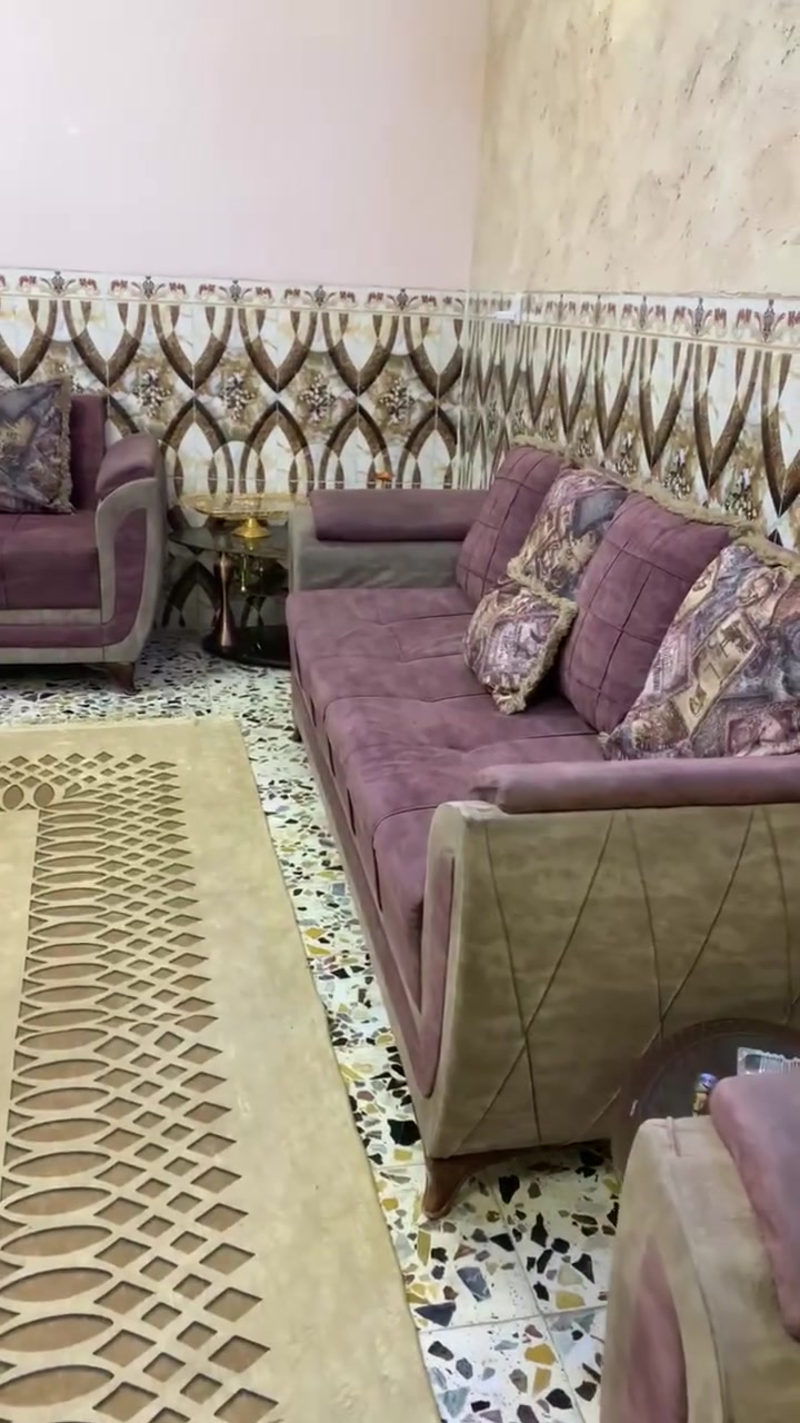 تخم ١٠ مقاعد نظيف جدا نهايته ٢٥٠ للاتصال ***********
