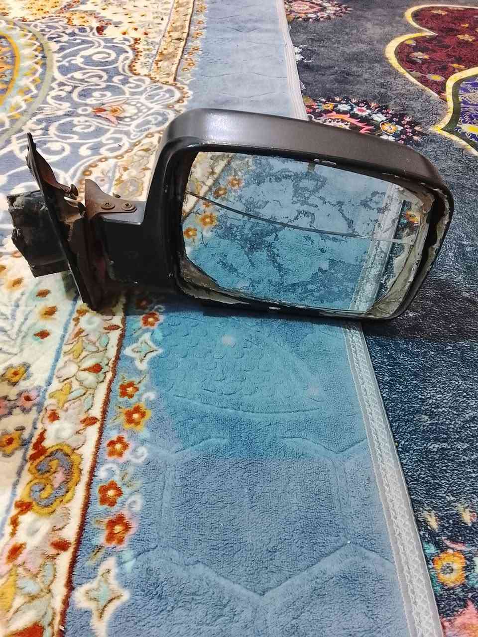 سلام عليكم
لبيع مرايات بريجو ام تحيه 

وحده جديده كلش والثانيه القاعده مكسوره

قيم وخذ
***********
