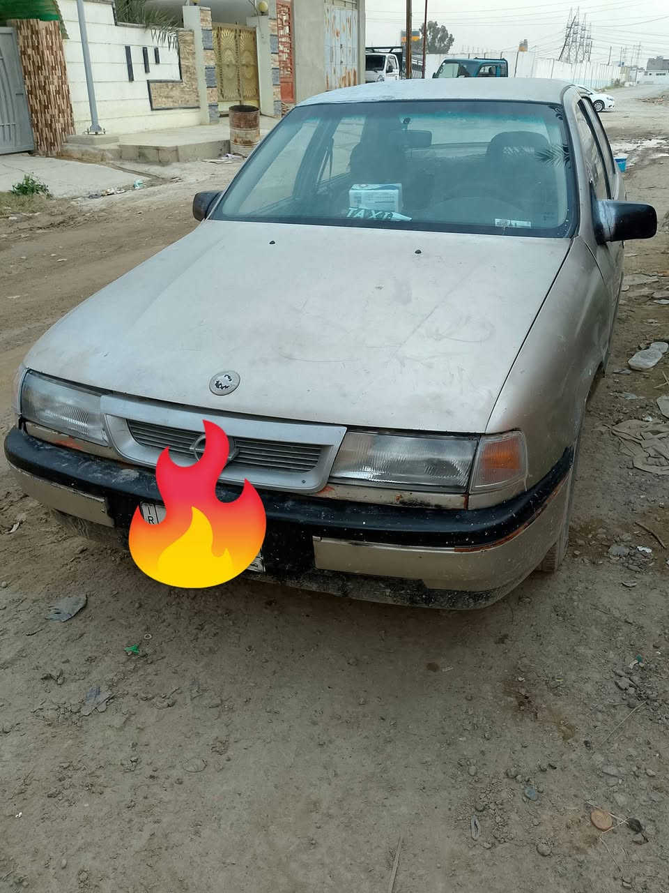 السلام عليكم سيارة للبيع فكترة موديل 91 للاستفسار  سعرها 20 ورقه ***********
