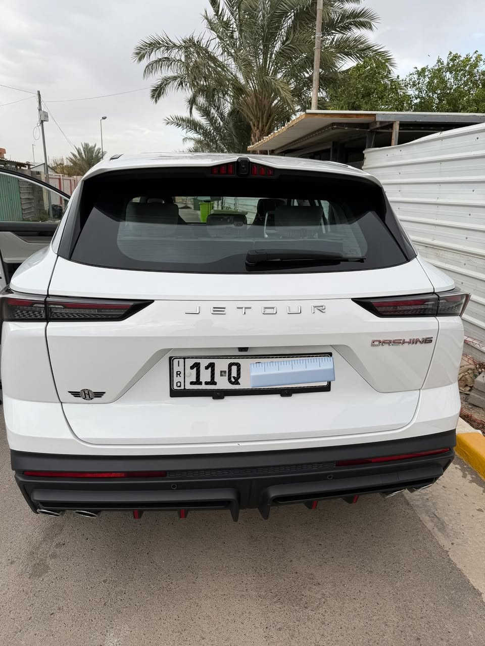 السلام عليكم 
جيتور داشنك فول  
رقم بغداد باسمي
الموديل : 2025
المحرك:16 تيربو 
العداد : 18الف
ضمان شركة هارلم
بيه طخه بالجاملغ الخلفي بس مأشر عليه 
المواصفات:
*5 راكب 
* ويل قياس 20 أنج 
* بانوراما
* كاميرا محيطية 360 درجة
* ثلاجة 
* شاشة لعرض القيادة 
* تحذير مغادرة المسار رادار
* نقطة عمياء 
* شاحن هاتف لاسلكي
* المقاعد كهربائية تدفئة وتبريد 
* بلوتوث 
* نظام المساعدة على النزول من المنحدرات  
* المرايا الجانبية كهربائي
*صندوق كهربائي
* حساسات خلفية
* محدد سرعة
* دخول ذكي (بصمة)تشغيل عن بعد* ⁠
* انارة محيطية
* هاند بريك كهربائي
* نظام الخرائط (GPS)
* مؤشر لضغط الاطارات
* 8 سماعات 
السعر 27 مليون وبيه مجال 
مكاني بغداد حي الجهاد 
***********
