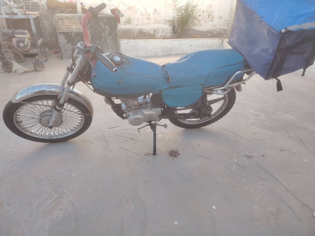 دراجه يراني ٤ كير السعر ٣٠٠ لف بيه مجال بصيط ***********
