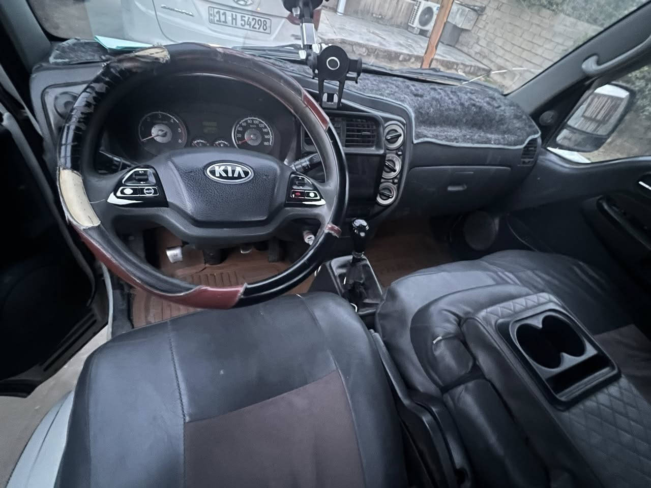 السلام عليكم كيا حمل موديل 2014 رقم بغداد أنكليزي تحويل ثاني يوم مكفوله كفاله عامه مكينه 2700 سياره جديده احلا من الصور تبريد شغال ويا السويج السعر 112 وبيه مجال 
العنوان بغداد ابو غريب 
***********
