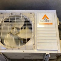 مرحبا عندي سبلت نظيف جداً ماركه الحافظ 2 طن رايده ب350 مكاني الدوره 07...