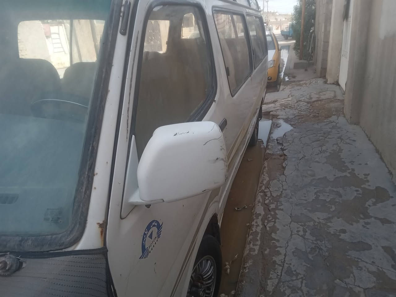 السلام عليكم 
كيا فتون للبيع موديل 2009 حره بأسمي مطلوبه هيئة وغرامات السعر 20 ورقة للإستفسار الاتصال ع الرقم التالي ***********
