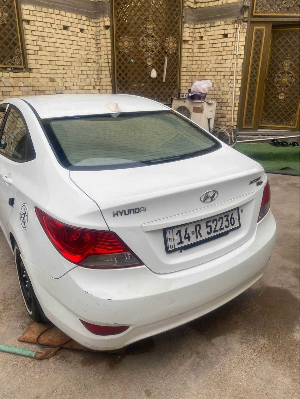 السلام عليكم اكسنت 2012 للبيع او مراوس 
سنويه باسمي سياره نضيفه محرك 1600 جديد هسه مشدود تبريد منضومه كامله جديده تخم تاير صارله شهر بيهه بارد باب الصدر وطخات مصلحات وتبديل باب خلف السايق اصلي تفصيخ مكاني شط العرب الجزيره
للتواصل واتساب
*********** Singapore
