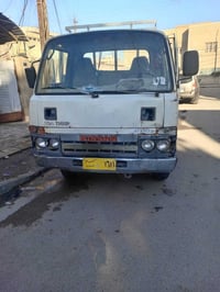 سياره نيسان بيكم ٢ طن موديل ١٩٨٨ بانزين ٤سندر رقم مثنى صدامي للبيع في ...