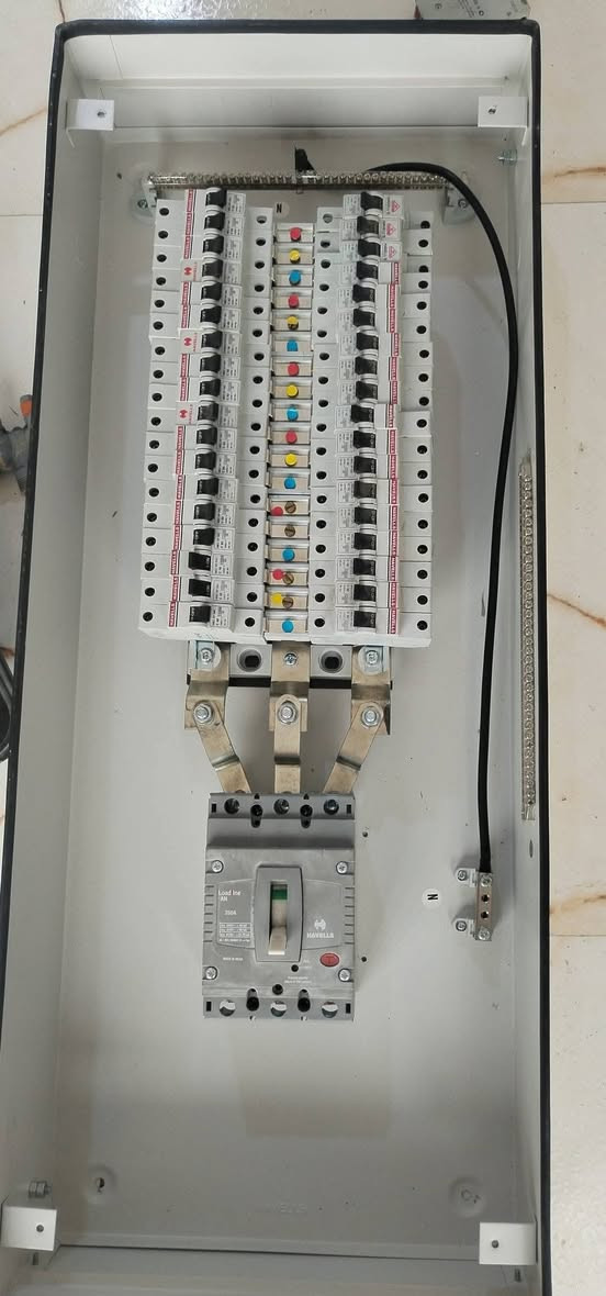 السلام عليكم
بورد ٣٦ جوزه وقاطع ٢٥٠ امبير عندي كميه محدوده تصميم شركه السعر خاص المكان ذي قار ***********
