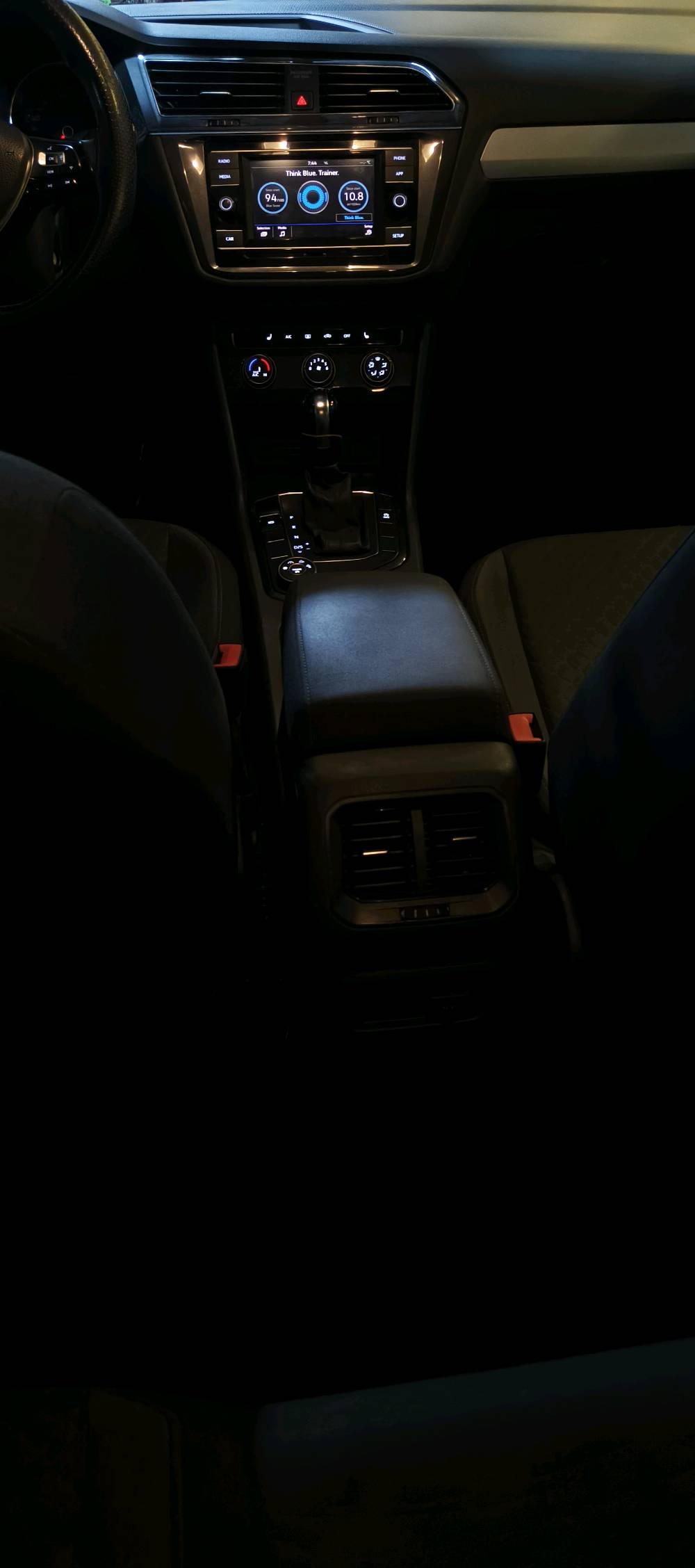 🚗 للبيع: فولكس واجن تيغوان TIGUAN S موديل 2019 🇮🇶🇨🇦
وارد كندي – رقم أربيل (تحويل مباشر بنفس اليوم)
✨ سيارة جاهزة بالكامل للاستعمال
🔧 المواصفات الفنية: • محرك 4 سلندر 2000 تيربو – قوة + صرفية ممتازة
• نظام دفع رباعي (4Motion) – مناسب لكل الطرق
• الممشى: 254,000كم
🎯 المميزات: • شاشة لمس كبيرة تدعم Apple CarPlay
• كاميرا خلفية 
• مقاعد قماش أصلية مع تدفئة (هيتر)
• مثبت سرعة (Cruise Control)
• تحكم كامل بالستيرن
• إشارات بالمرايا الجانبية
• إضاءة LED نهارية
• لون أزرق مميز ✨
📌 الحالة: • السيارة بيها ضرر (موضح بالصور)
📍 الموقع: أربيل
📞 للاستفسار: (***********/***********)