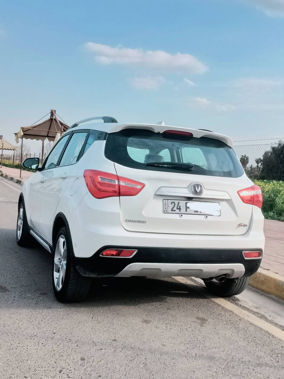 سيارة شانجان للبيع 
✅موديل 2020
✅كشنات جلد 
✅تبريد تدفيه 
✅رادار محيط السياره كامل 
✅كامره خلفيه. شاشه اصليه بلادي 
✅كامره جانبيه 
✅فتحه بالسقف (تنتى) 
✅محرك 16 شرط لا صرف ولا نفخ 
✅الكير شرط توماتيك بي نضام s 
✅سياره نضيفه وكدام العين صاحبها بالموصل 
✅شرط التحويل من الشرعي او وكاله
✅رقم دهوك مسطره اجنبي 
97 بيها مجال بسيط 
التواصل ع الصفحه فقط ✨


**إذا كنت صاحب هذا الإعلان وتريد حذفه لأي سبب، رجاءا أرسل رسالة إلى الدعم الفني**