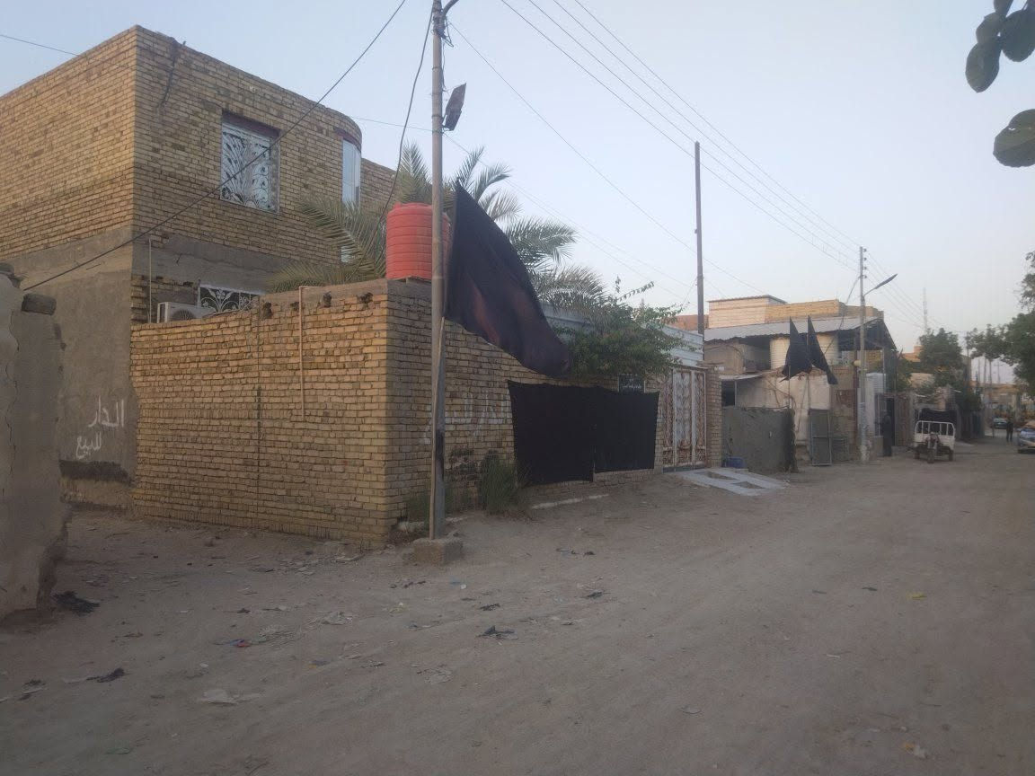 السلام عليكم بيت طابقين للبيع طابو المساحه 220 م الموقع حي المدني الثاني مقابل مدرسه محمد باقر الصدر البيت درجه اولى الارضيه مرمر شبابيك المنيوم سلايت الأصلي الاستفسار ***********
