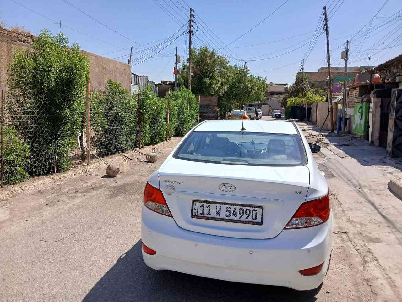 اكسنت خليجي موديل 2015 
مكينة 1600 دوش 
كير مكينة مكفولات 
تبريد خير من الله 
بيه صبغ بنيد موضح بسونار أثر حرك 
سيارة مكفولات من ضربه 
فقط يحتاج صدر خلفي 
العنوان بغداد ابو دشير 
***********
سعر ٩٥ وبيه مجال
