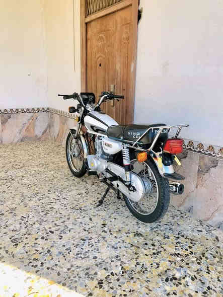 سلام عليكم للبيع دراجه اربعه كير سكنر موديل 2024  امتياز ول مكينه اصلي كهربائيات كلها شغاله لايت زنون دراجه لا تنقيص ولا تدخين ولا تبخير تايرات جدد السعر 700 وبيها مجال قليل حك الجيه مكاني الدوانيه الحمزه الشرقي رقمي ***********
