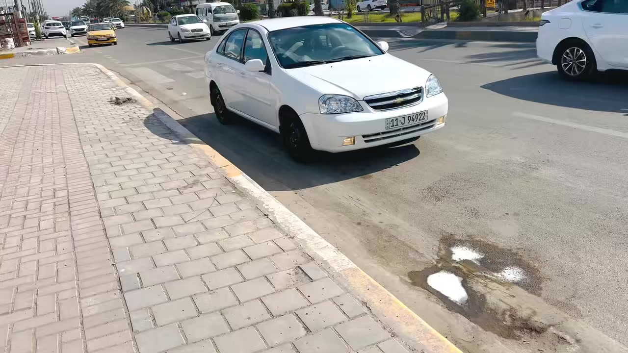 سلام عليكم شباب ورمضان كريم عليكم انشاءالله  شباب اوبترا موديل 2007رقم بغداد دولي شركه العامه السيارت سنويه الغايه 2030هزه جديده 
تحويل مباشر شباب السياره كفاله عامه من الحادث وضربه بيه 3قطع صبغ ابيع حزام  السياره ع وضع الشركه مكينه شرط ما مفتوحه كير صدر امامي خلفي تدفئه تبريد ثلج ويه السويج تخم تاير قبل سبوع شاده  دوشمه عام السياره ع وضع الشركه مال بيت مجرد اروح بيه من الدوام البيت نضيفه شكد متصور ومتعوب عليهه كلش كلش نضيفه وين ميعجبك شرط الفحص ماشيه 167الف حقيقي شكد متصور نضيفه السعر 67$وبيه مجال بسيط وسوك كلشي بي شباب الله يحفضكم انشاءالله الي ميعجب المنشور يعبره ويدعيلنه بل رزق 
مكان السياره بغداد الشعب نهايه الفورتات 
***********ابو حسن الشمري
