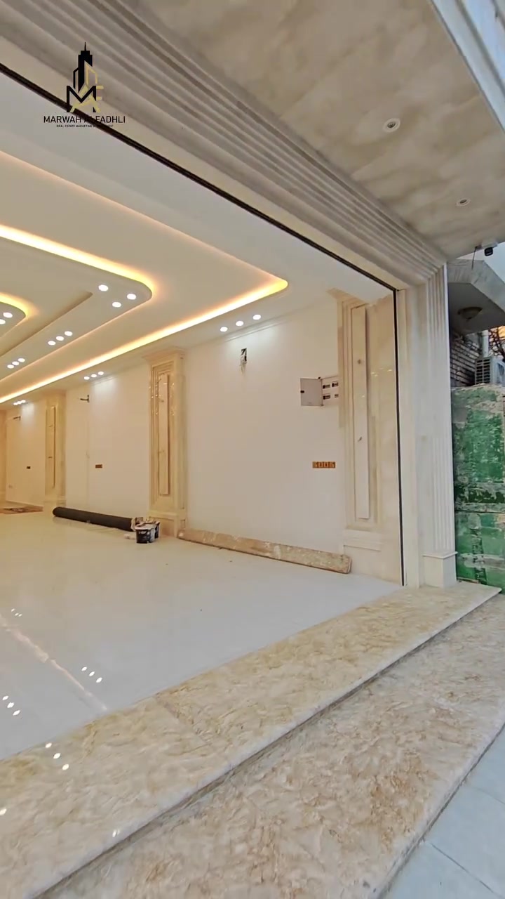 🏢 بناية للإيجار – دور الصحة 🔥

📍 الركن الثاني من شارع كازينو لبنان (السايدين الكبار)
📍 موقع حيوي مع دخول مباشر إلى البناية

✨ الجزء الأول من العرض

🏢 طابق أرضي مفتوح للإيجار
📐 المساحة: 350 متر

✔️ جاهز بالكامل
✔️ ديكورات حديثة
✔️ إنارة متكاملة
✔️ تشطيب فاخر
✔️ جاهز للمباشرة بالعمل دون أي تجهيزات إضافية

💼 مناسب لمختلف الأنشطة التجارية والاستثمارية

---

🏢 البناية مكونة من 4 طوابق مجهزة بالكامل، وتتوفر خيارات تأجير متعددة:

✔️ الطابق الأرضي بشكل مستقل
✔️ 9 شقق للإيجار بشكل مستقل
✔️ أو تأجير البناية كاملة حسب حاجة المستأجر

📩 للتفاصيل والاستفسار:
📞 *********** 

#البصرة #دور_الصحة #كازينو_لبنان #بناية #للايجار طابق_مفتوح شقق مكاتب استثمار عقارات_البصرة تسويق_عقاري basra iraq
