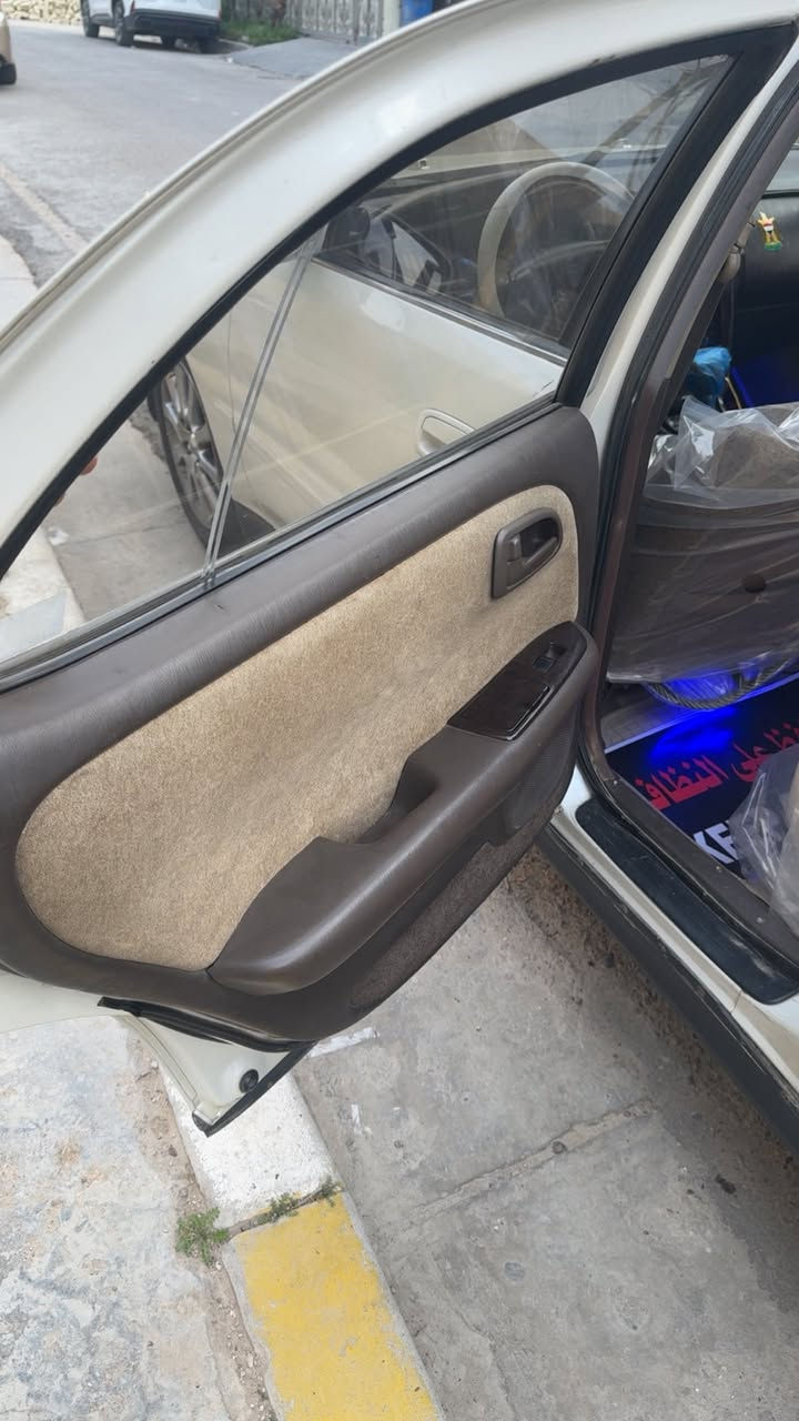 كرستا 1993 ابيض لؤلؤي جاهزه مابيها نقص برغي 
كير محرك 2500 بلجيس سياره نضيفه ونصبه كفاله كص وأصوليات ونقل جثه مصبوغه عام 
تبريد ثلج ❄️ 
67 بيها مجال بسيط 
***********
