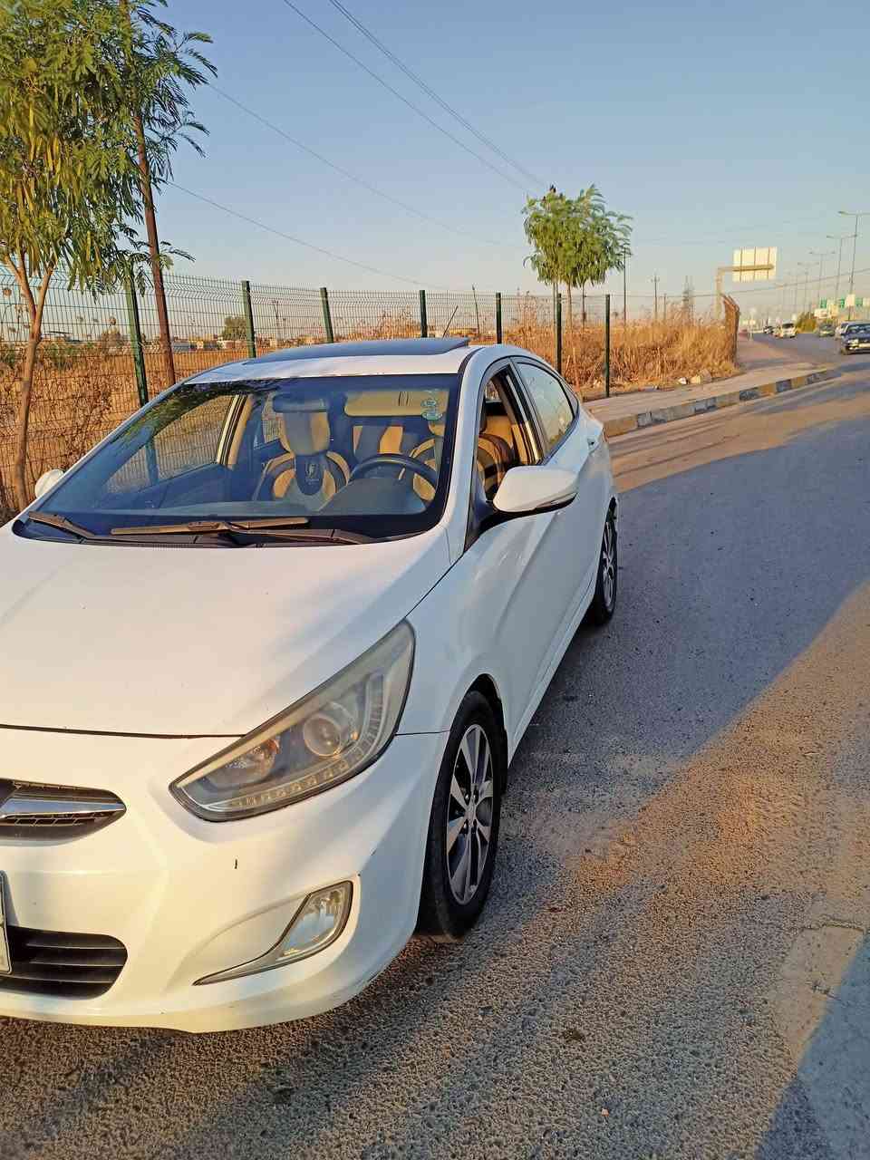 سلام عليكم
اكسنت مضلع للبيع 

موديل 2014

السيارة بدون صبغ 

محرك 16 دوش 

كير At

تحكمات ستيرن 

شاشة كاميرا 

سلايت

اشاير بلمري

جامات كهرب 

تدفئة تبريد 

نظام ايكو 

اكتب تم يصلك السعر 

للاستفسار الاتصال على الرقم 

***********
