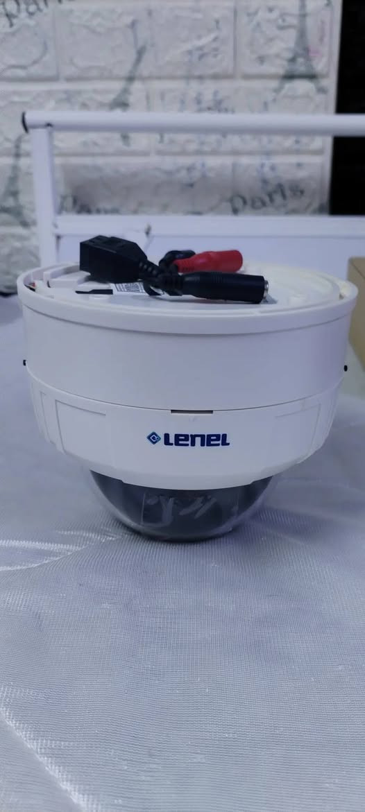 كاميرا مراقبة على شكل قبة (Dome Camera) تحمل العلامة التجارية Lenel.قد تكون مشابهة للموديل ICT2202DN الذي يعمل بتيار مستمر (DC) بجهد يتراوح بين 7-23 فولت.تتميز بفتحة عدسة واضحة وقبة سوداء للحماية سعرها 50الف دينار 
وبيها مجال


**إذا كنت صاحب هذا الإعلان وتريد حذفه لأي سبب، رجاءا أرسل رسالة إلى الدعم الفني**