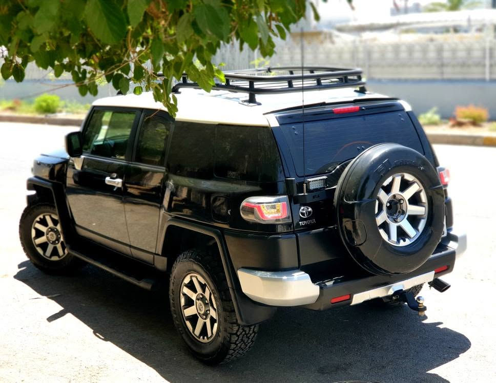 TOYOTA FJ 
مودیل 2014
مواصفات TXL 
المسافة المقطوعة 260 KM
محرک 6 سلندر
دیفلوک + A ـ TRAK
بدون صبغ ـ فقط شبر تعدیل بالجاملغ الخلفي
بێ لێدران و سبوغ تەنها یەک بست تعدیلی هەیە لە چاملغی پشتەوە
مواصفات خلیجي
کامیرا و شاشە ایباد
السعر 235 ورقە و مجال قلیل
کیر + محرک + تبرید + تحویل بشرط
رقم + سنویە + هزە کلها جدید
*********** موجود واتساپ ـ ڤایبر أربيل, العراق
