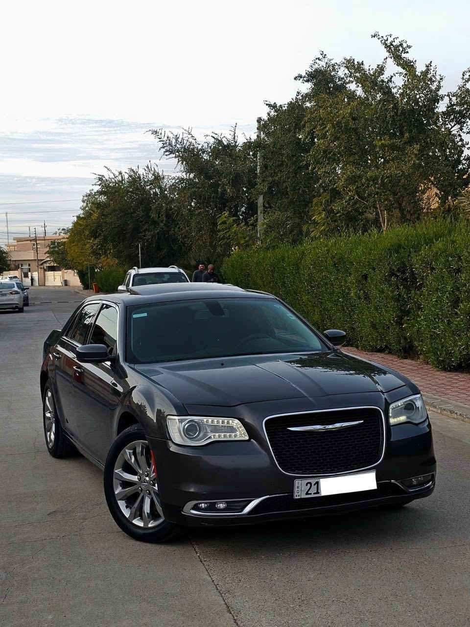 للبيع كرايسلر اوباما 2018
(AWD)
موصفات بلاتينيوم فول 1/1 
1-تحكمات ستيرن جهتين 
2-شاشه جبيره +جبيره 
3-كشنات  جلد +كهرباء 
4-كشنات تدفئه 
5-تبريد قطعتين 
6-نظام ملاحه + GPS 
7-بانوراما 
8-كامره دواره 
9-لدات امامي وخلفي 
10-ويل نيكل 
11-تشغيل عن بعد 
*** ملاحضه 
( السياره كلين بدون صبخ وبدون تبديل وبدون ايرباك ) 
* رقم سليمانيه تحويل ثاني يوم &&&& 
* ⁠مكانها كركوك
* ⁠(***********)

