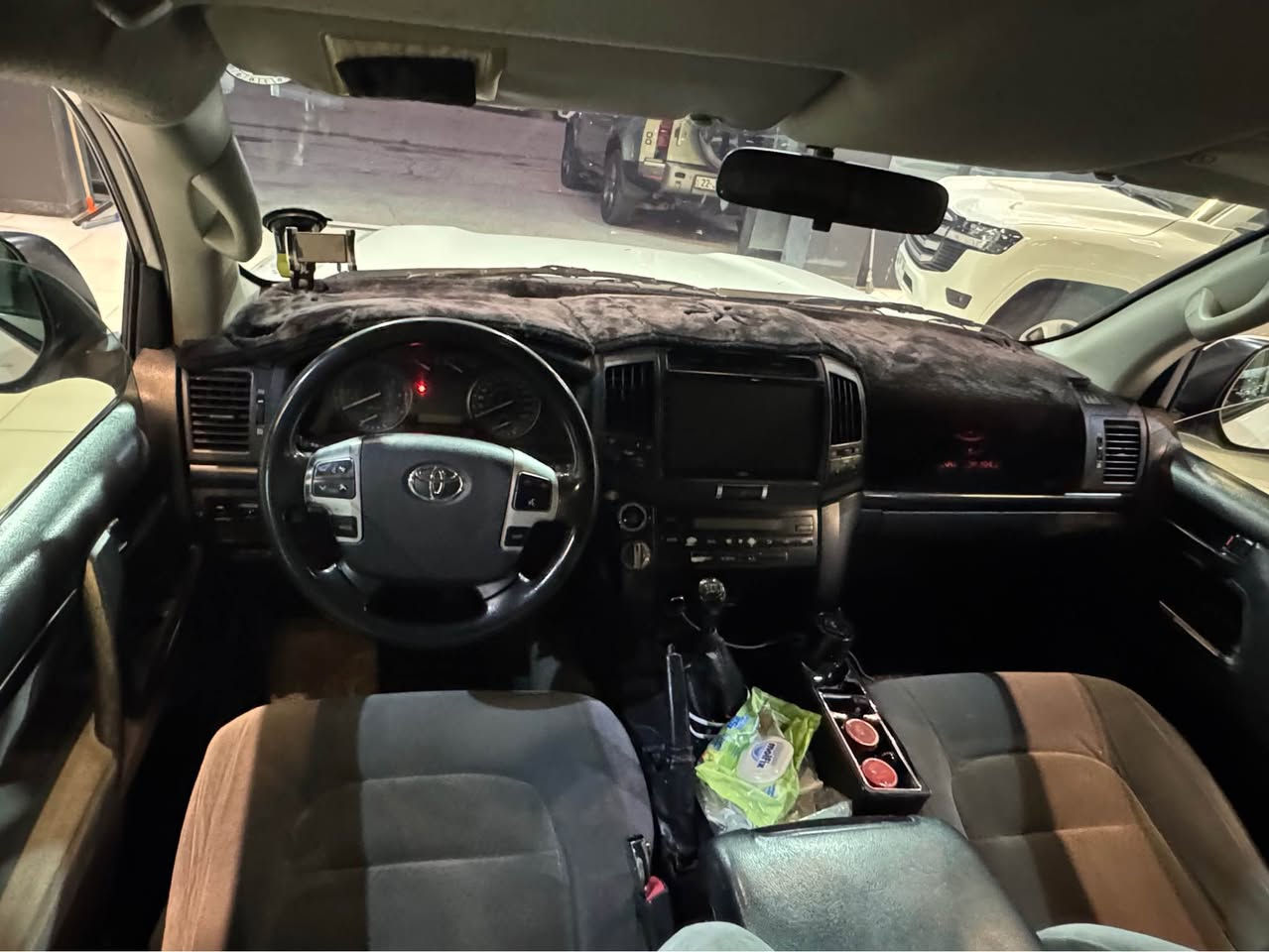 تويوتا لاندكروزه كير عادي V6 
Toyota Landcruiser  G9
فقط بيع ما اراوس 
سياره كير محمرك حداديده كفاله 
موديل 2008 ؛ محدث 2014
سنويه جديده لغايه 2030 : بيها موافقه تضليل جام اسود
فحص و هزه جديده سيارت انطيك كفاله عامه 
بيها شبر صبغ في بونت جاملغ سكن مبدل
*********** أربيل, العراق
