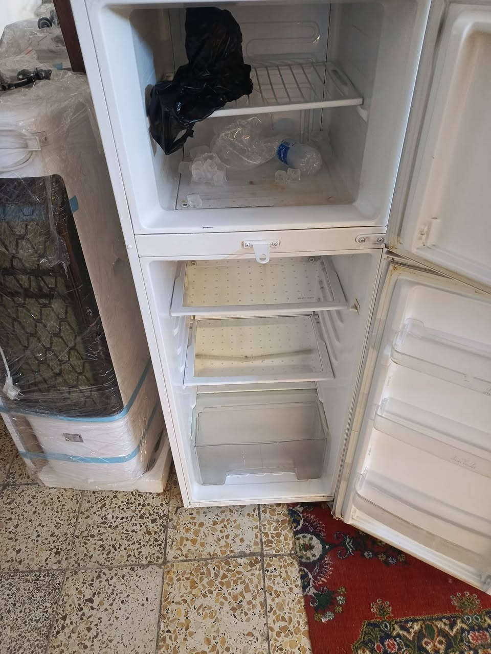 سلام عليكم غراض للبيع مكاني بغداد بلديات المعسكر تخم رصاصي250 الاحمر125 غساله11 ك ب125 الثلاجه علتجميد ب130 ميز طعام كرسين ويا45 كيزر ممستخدم ابد ب50 مبرده ممستخدمه ابد ابد ولا مفتوحه ماخذها ب250 هسه اريدها ب200 قبل يومين اخذتها مصار يومين عندي طباخات عدد2 ال5 عيون ب150 الا4 ب85 *********** اي استفسار راسلني
