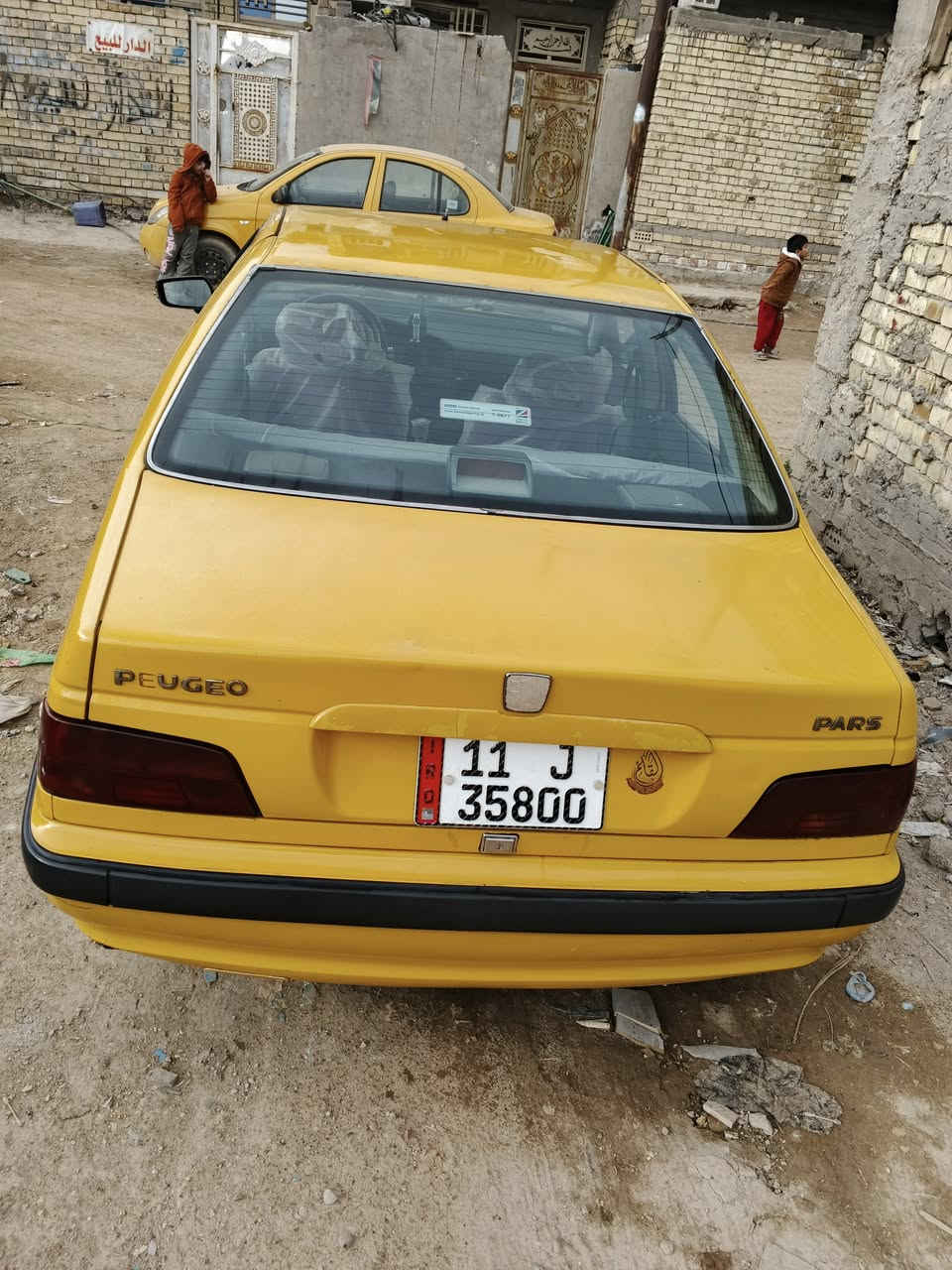 السلام عليكم بيجو بارص 2015 مابيها لا تبديل ولا خياس تبريد شغال محرك وگير فرنسي عليها غرامه وهيئه سنه ينزلن من سعرها  مكان بغداد البلديات ***********
