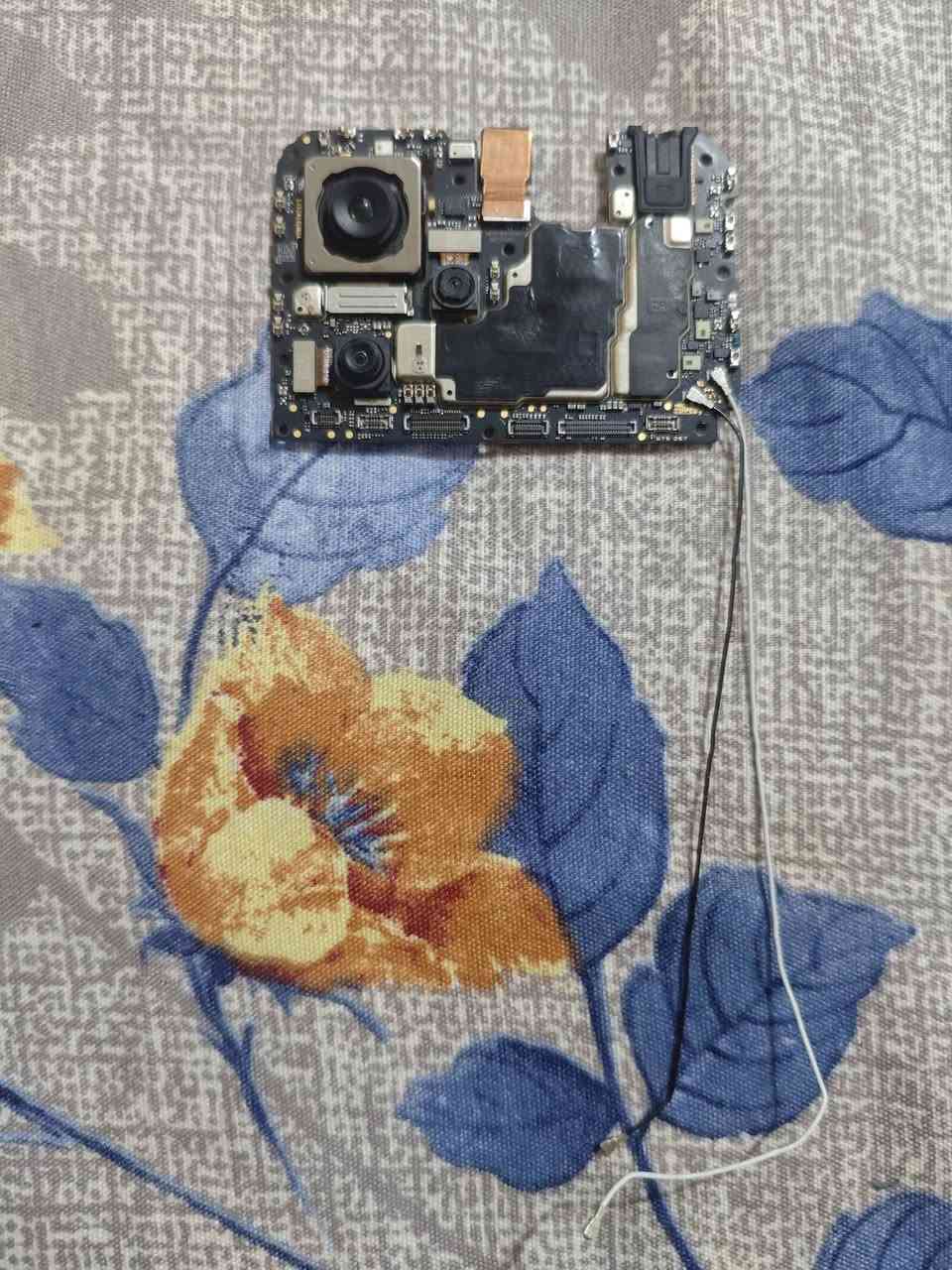 سلام عليكم  جهاز ريدمي نوت 12 برو بلاس تفصيخ
شرط الفحص وضمان سبوع
------------------------------------------------------
شاشة بـ فريم كامل  تفصيخ سعر 45 الف مع التوصيل 
بورد تفصيخ ذاكرة 256 السعر 40 الف مع التوصيل 
بطارية تفصيخ السعر 25 مع التوصيل
ايسي شحن مع شريط بيانات تفصيخ سعر 25 مع التوصيل


**إذا كنت صاحب هذا الإعلان وتريد حذفه لأي سبب، رجاءا أرسل رسالة إلى الدعم الفني**