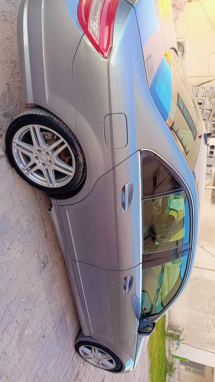 للبيع cclass300 w204
فول مواصفات 
مكينه V6 
عقل فوگ المرغوب 
فتحة سقف سلايد روف
حساسات
تحكم ستيرن جهتين
شاشة قلاب
سيدي جنجر
ميموري خزن 
اشاير بالمري
انارة ترحيب
تبريد قطعتين ثلج
كشنات جلد كهرباء
ماوس تحكم 
لايت زينون 
سنتر لوك 
وبعد هواي مواصفات 
رقم بغداد انكليزي
تراي شرط من البصرة لحدود تركيا 
مكانها ناصرية 
واتس اب 
السعر خاص 
***********
