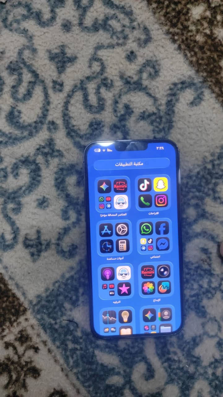 السلام عليكم ١٣ برو ماكس شرق اوسط جهاز نضيف كلش مكفول من كلشي بطاريه ٨٥ بلاديه ***********
