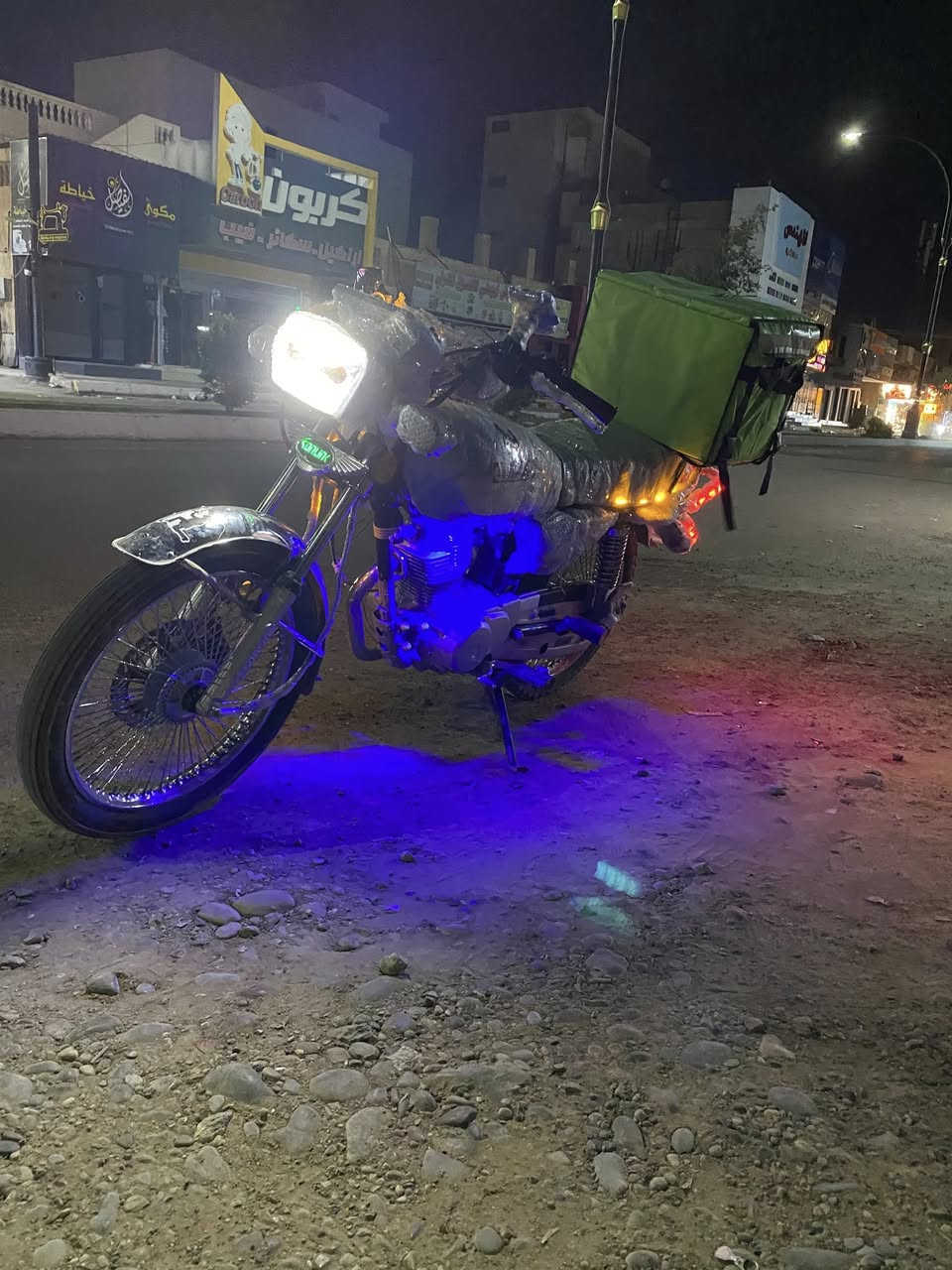 دراجه مقفوله من كل شيء سعرها 700 وبها مجال. 25
***********
